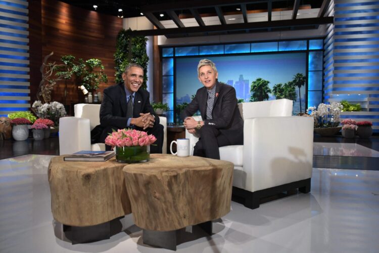 Ellen DeGeneres en una entrevista con el ex presidente de EE.UU. Barack Obama. Foto: AFP.