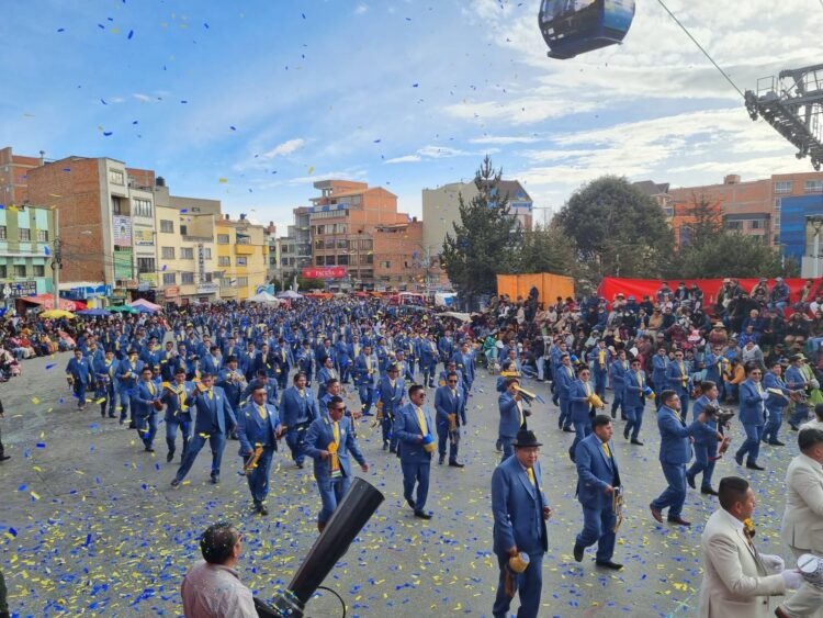 Fraternidad de morenada en la preentrada de la Virgen del Carmen. Foto: GAMEA.