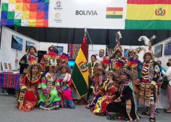 La presencia del Tinku, danza boliviana, en el Festival Pichincha Bicentenario, Ecuador. Foto: ABI.