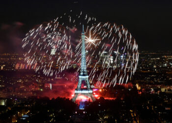 Fuegos artificiales ocasionaron tragedia en Francia. Foto: AFP.