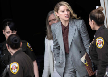 La actriz Amber Heard no podría pagar la indemnización a su expareja Depp. Foto: AFP.
