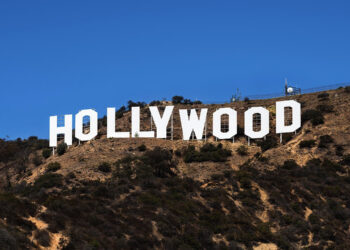 El famoso letrero de Hollywood, situado en la colina Monte Lee en Los Ángeles, California. Foto: Wikipedia.