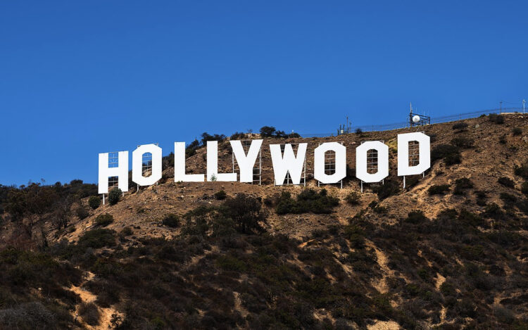 El famoso letrero de Hollywood, situado en la colina Monte Lee en Los Ángeles, California. Foto: Wikipedia.
