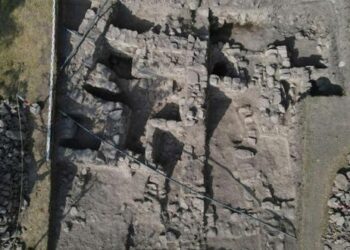 Imagen sin fecha cedida por el proyecto de investigación de la colina de Santa Apolonia, que muestra una vista aérea del sitio de excavación en la región de Cajamarca, Perú. Foto: AFP.