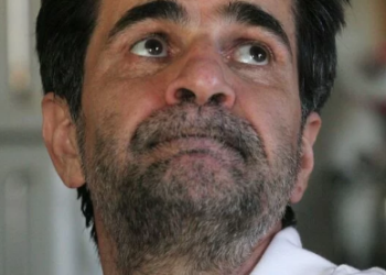 El cineasta Jafar Panahi, en su domicilio de Teherán, en mayo de 2010. Foto AFP.