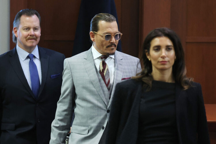 El actor Johnny Depp, en una de las audiencias, en el tribunal de Fairfax. Foto: AFP.