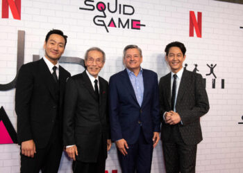 Actores de la serie 'El juego del calamar', éxito de Netflix que busca arrasar en la entrega de los premios Emmy. Foto: AFP.