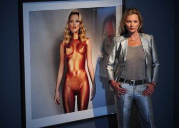 La exmodelo Kate Moss busca reinventarse como icono del bienestar. Foto: AFP.
