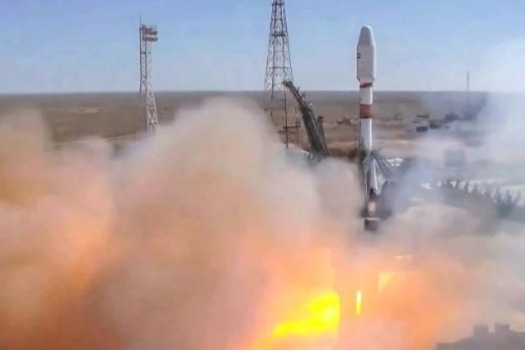 Un cohete ruso lanza un satélite iraní al espacio desde el cosmódromo de Baikonur, en Kazajistán. Foto: AFP.