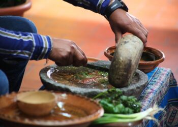 Preparación de una llaqwa. Foto: Josué Cortez.