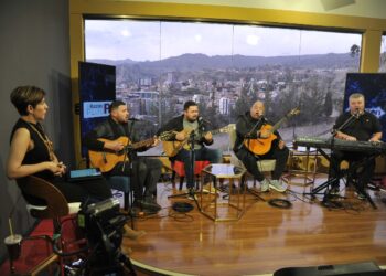 Nakor Arauco, Damián Basualdo, Diego Iriarte y Juan Pablo Rossi, en la entrevista de ‘Piedra, papel y tinta’, con Claudia Benavente. Foto: Oswaldo Aguirre.