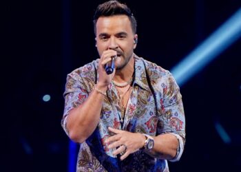 El artista Luis Fonsi, en una de sus últimas presentaciones de su gira 'La cita perfecta'. Foto: AFP.
