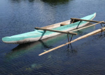 Canoa tradicional polinésica. Foto: Wikimedia.