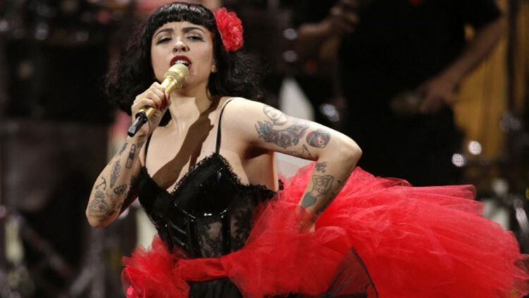 La cantante chilena en una presentación. Foto: AFP.