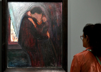 'El Beso', del pintor noruego Edvard Munch, es expuesto en el Museo de Orsay de París desde el 20 de septiembre. Foto: AFP.