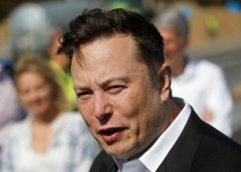 El multimillonario Elon Musk lanzó al mercado la nueva fragancia Burnt Hair. Foto: AFP.