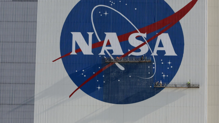 EEUU reanudará los vuelos conjuntos hacia la Estación Espacial Internacional (ISS) con Rusia "para garantizar la continuidad de las operaciones", pese a que intenta aislar a Moscú por la invasión de Ucrania, anunció la agencia espacial NASA. Foto: AFP.