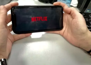 Logo de Netflix en una pantalla móvil. Foto: Archivo Europa Press.