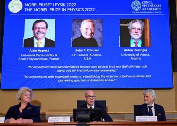 Los miembros de la Academia Sueca, durante el fallo del premio Nobel de Física. Foto: AFP.