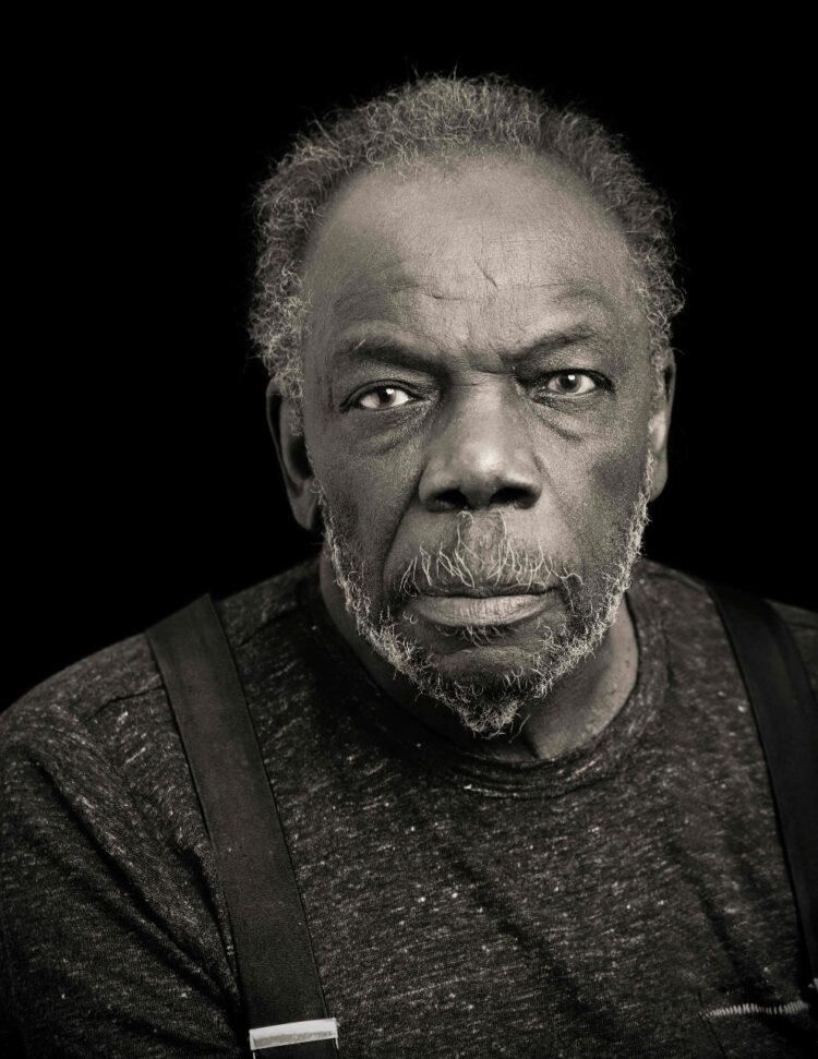 El pintor abstracto afroestadounidense Sam Gilliam. Foto: AFP.