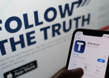 Google notificó a Truth Social el 19 de agosto que su aplicación viola las políticas de Play. Foto: AFP.
