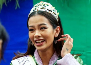 Tashi Choden, Miss Bután 2022, participa en un evento de orgullo gay en su honor. Foto: AFP.