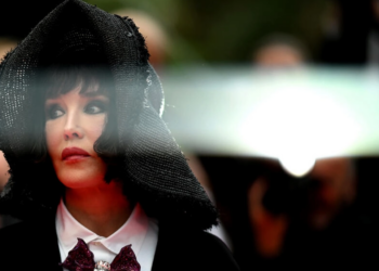 La actriz francesa Isabelle Adjani, el 22 de mayo de 2022 en el Festival de Cine de Cannes, en Francia. Foto: AFP.