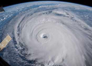 Dos satélites TROPICS que monitorean huracanes. Foto: AFP.