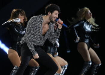 El artista colombiano, en un concierto que es parte de su reciente gira. Foto: AFP.