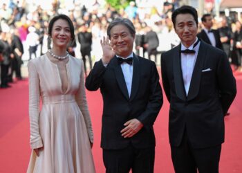 El director surcoreano Park Chan-wook (Centro) vuelve a Cannes. Foto: AFP