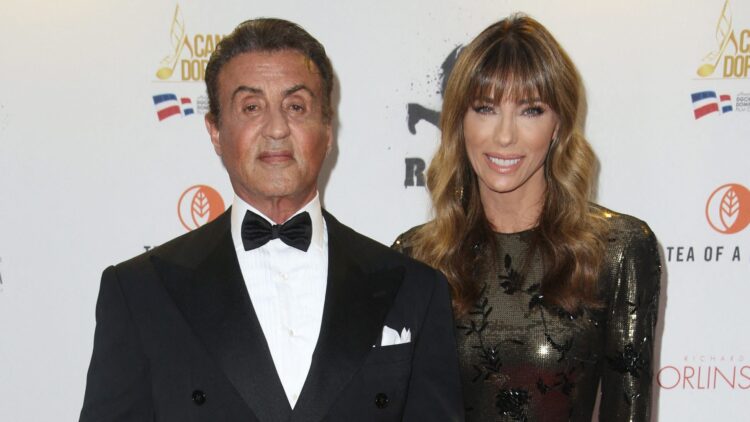 Sylvester Stallone y su esposa, Jennifer Flavin, en una cena en honor del actor celebrada durante el festival de cine de Cannes, en mayo de 2019. Foto: Cordon Press.