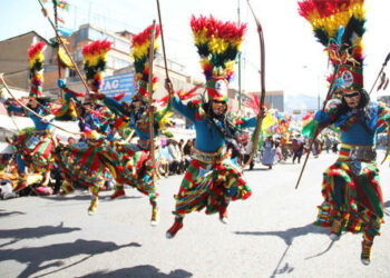 La danza de los Tobas en la pasada gestión de la entrada universitaria. Foto: archivo La Razón.
