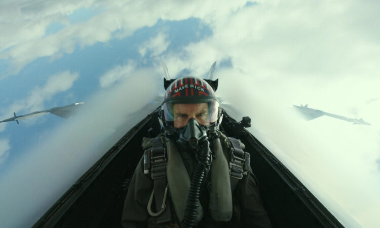 Tom Cruise interpretando al piloto Pete "Maverick" Mitchell. Foto: AFP.