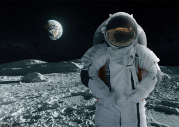 Las empresas Axiom Space y Collins Aerospace son las encargadas de diseñar los nuevos trajes para astronautas de la NASA. Foto: AFP.
