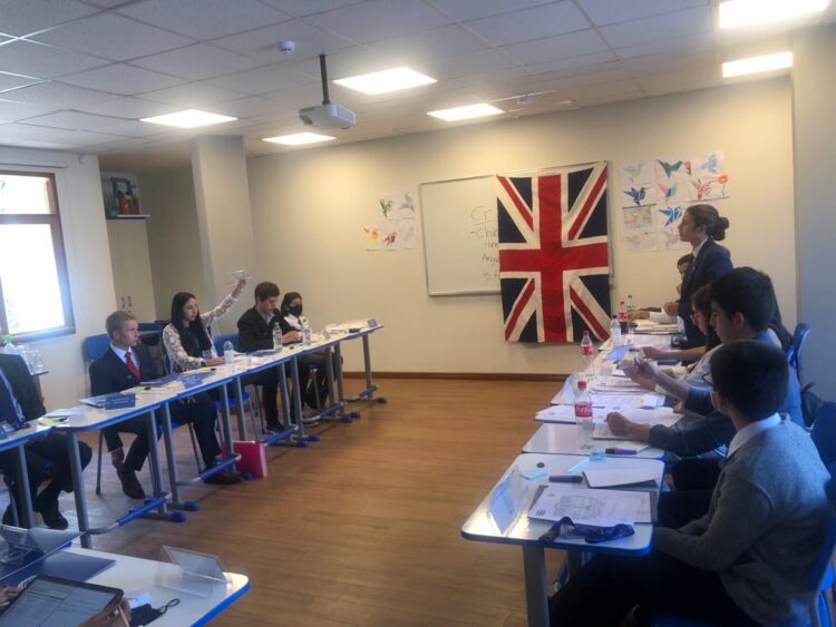 El Franco Boliviano acoge la tercera versión del modelo de Naciones Unidas FRABMUN 2022