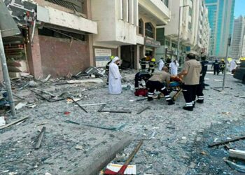 Dos muertos y 120 heridos en una explosión de gas en Abu Dabi