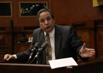 Ministro de Economía de Ecuador renuncia tras protestas indígenas