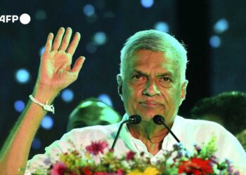 Primer ministro asume en Sri Lanka tras la huida del presidente