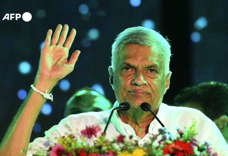 Primer ministro asume en Sri Lanka tras la huida del presidente