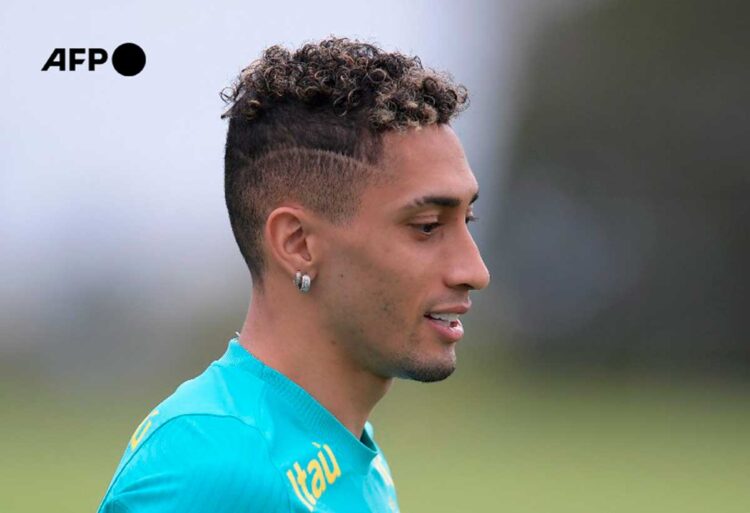 Barcelona anuncia la llegada de Raphinha