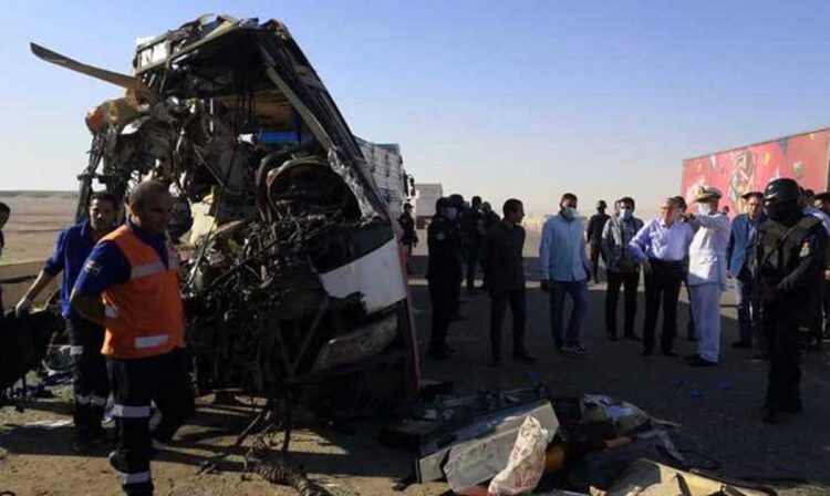 Accidente de autobús en Egipto deja al menos 25 fallecidos