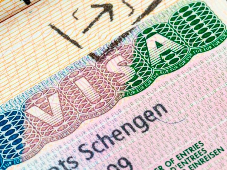Presidencia de la UE estudia prohibición de visados para todos los rusos