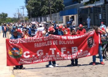 Fabriles en contra del paro y del cerco piden solución al conflicto por el Censo