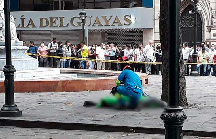 Asesinan a fiscal que investigaba feminicidios en Ecuador