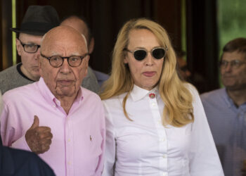 El magnate Rupert Murdoch y la modelo Jerry Hall. Foto: AFP.