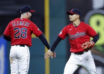 Guardianes y Marineros firmes rumbo a los playoffs de las Grandes Ligas