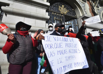 Por segundo día, exguardias ediles exigen su reincorporación y amenazan con más protestas