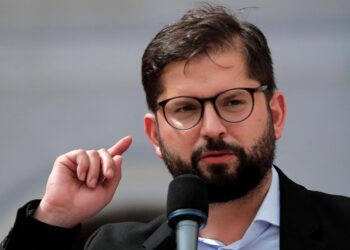 Boric gira a la centroizquierda en cambio ministerial tras fracaso de la nueva Constitución