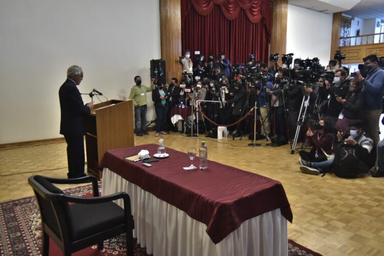 Diego García-Sayán, en rueda de prensa en el hotel Presidente. Foto: Rodwy Cazón