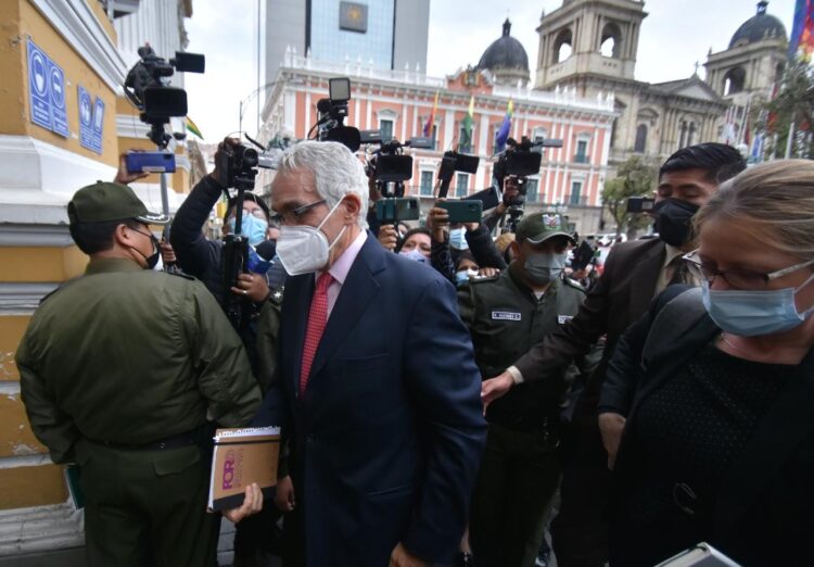 Diego García-Sayán, al ingresar este miércoles a la Asamblea Legislativa. Foto: APG